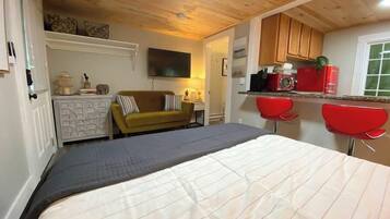 1 間睡房、熨斗/熨衫板、床單