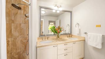 Shower, jetted tub, hair dryer, towels