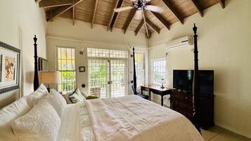 4 Schlafzimmer, Schreibtisch, Bügeleisen/Bügelbrett, WLAN