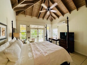 4 soveværelser, skrivebord, strygejern/strygebræt, Wi-Fi