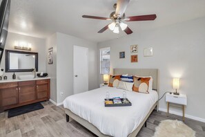 1 camera, una scrivania, ferro/asse da stiro, Wi-Fi gratuito