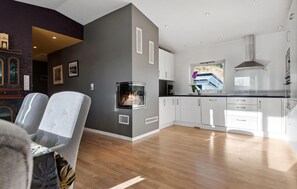 Interior - 3 bedroom awesome apartment in Nesttun (Nesttun)