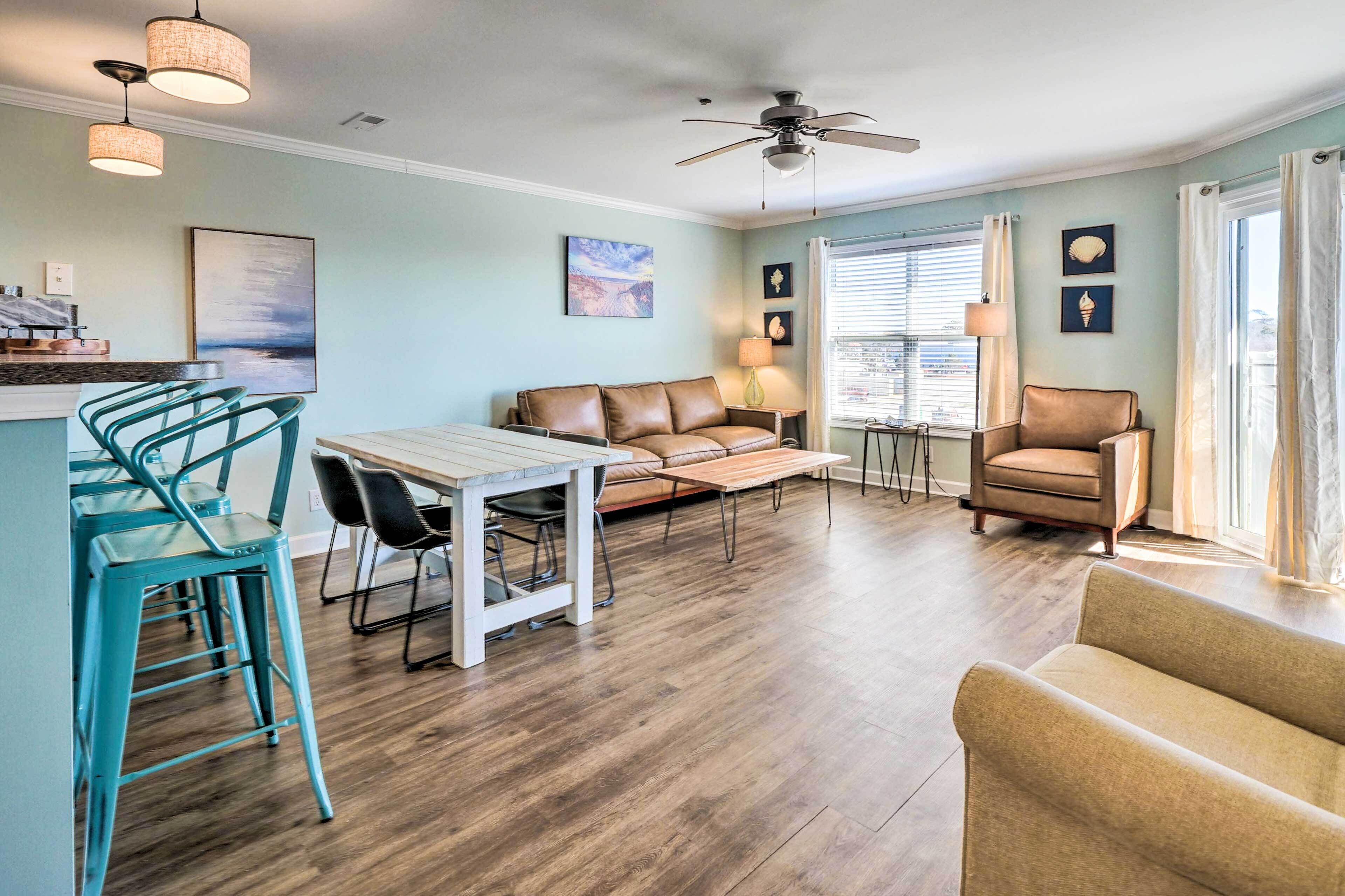 Oak Island Condo - Walk To The Beach! - Bald Head Island, NC