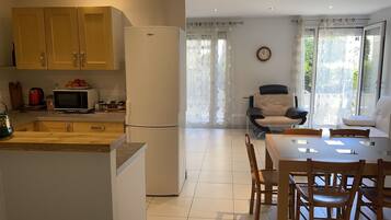 Fridge, microwave, oven, dishwasher