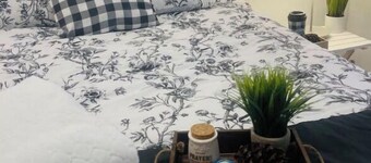Mountain View Chapel Apartment (pet friendly)