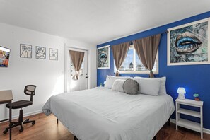 7 slaapkamers, een bureau, een strijkplank/strijkijzer, gratis wifi