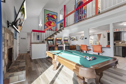 HotTub Sauna Theater PS5 Arcade RedRocks 7BR 420