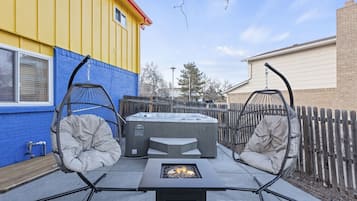 Tina de hidromasaje al aire libre