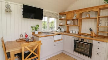 Fridge, cookware/dishes/utensils