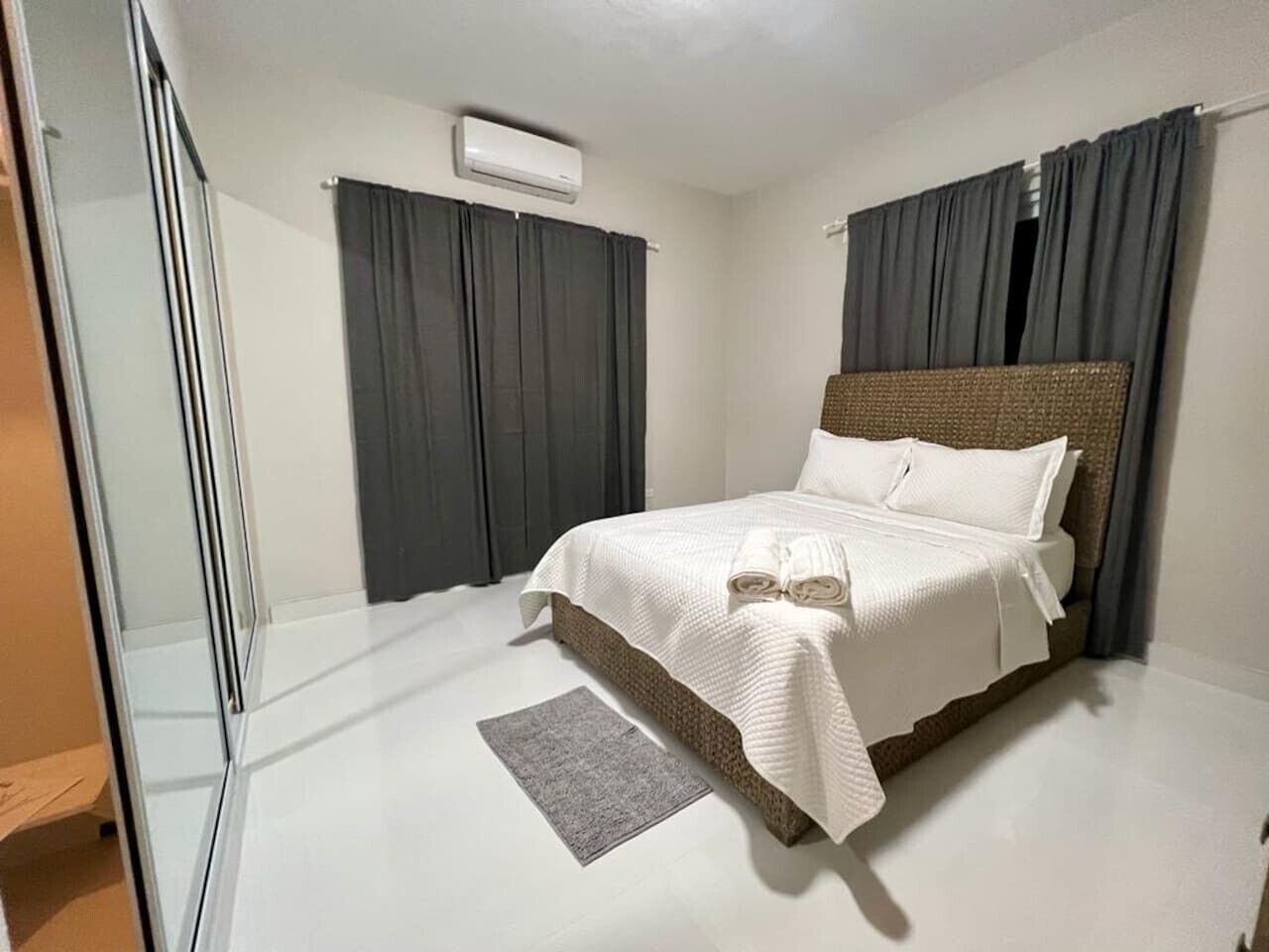 3 bedrooms, desk, iron/ironing board, WiFi