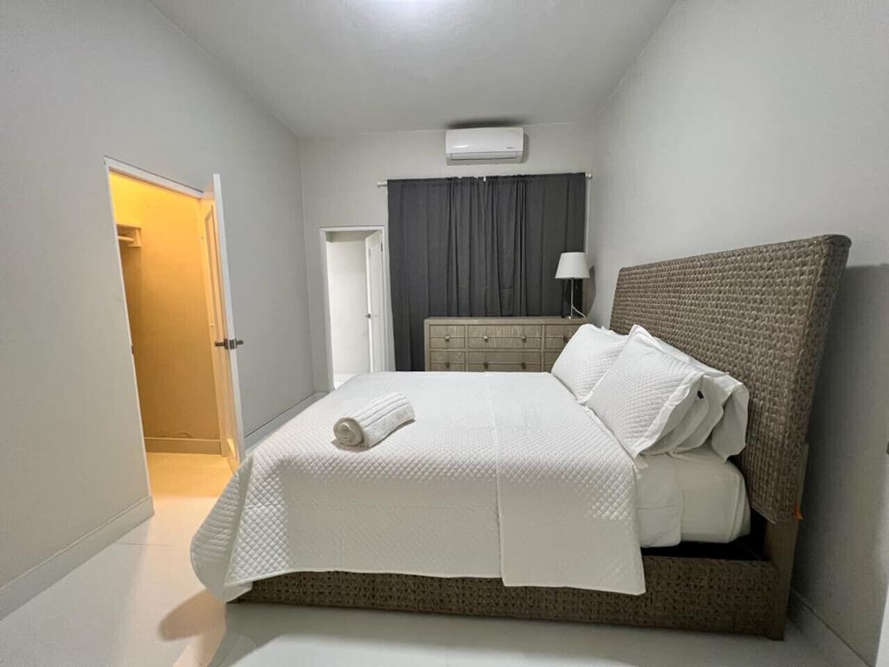3 Schlafzimmer, Schreibtisch, Bügeleisen/Bügelbrett, WLAN