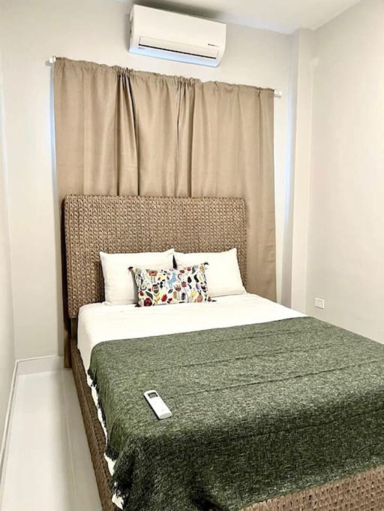 3 bedrooms, desk, iron/ironing board, WiFi