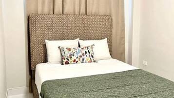 3 bedrooms, desk, iron/ironing board, WiFi