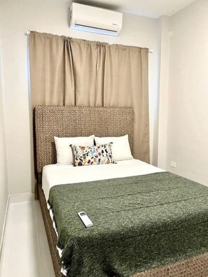 3 bedrooms, desk, iron/ironing board, WiFi