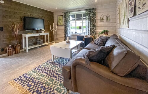 Beautiful home in Hestra with WiFi