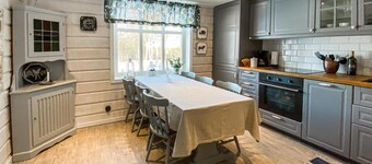 Beautiful home in Hestra with WiFi