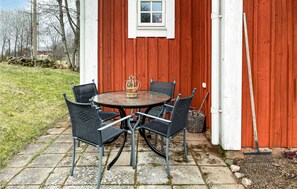 Outdoor dining - Beautiful home in Hestra with WiFi (Hestra)