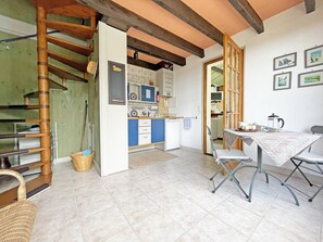 Réfrigérateur, cafetière/bouilloire