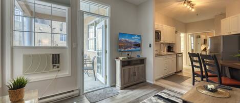 Télévision, cheminée