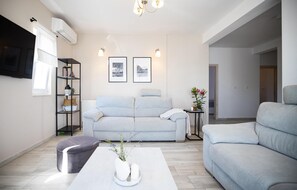 Smart TV - Stunning home in Vrsi with WiFi (Vrsi)