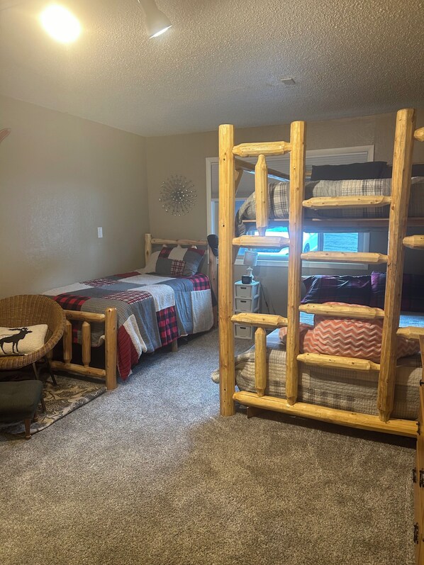 2 chambres, lit parapluie, Wi-Fi gratuit, draps fournis