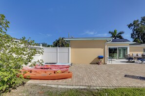 Unclassified image, 2 of 41, button - Pool, Dock & Kayaks: Waterfront Palmetto Home (Palmetto)