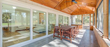 Outdoor dining