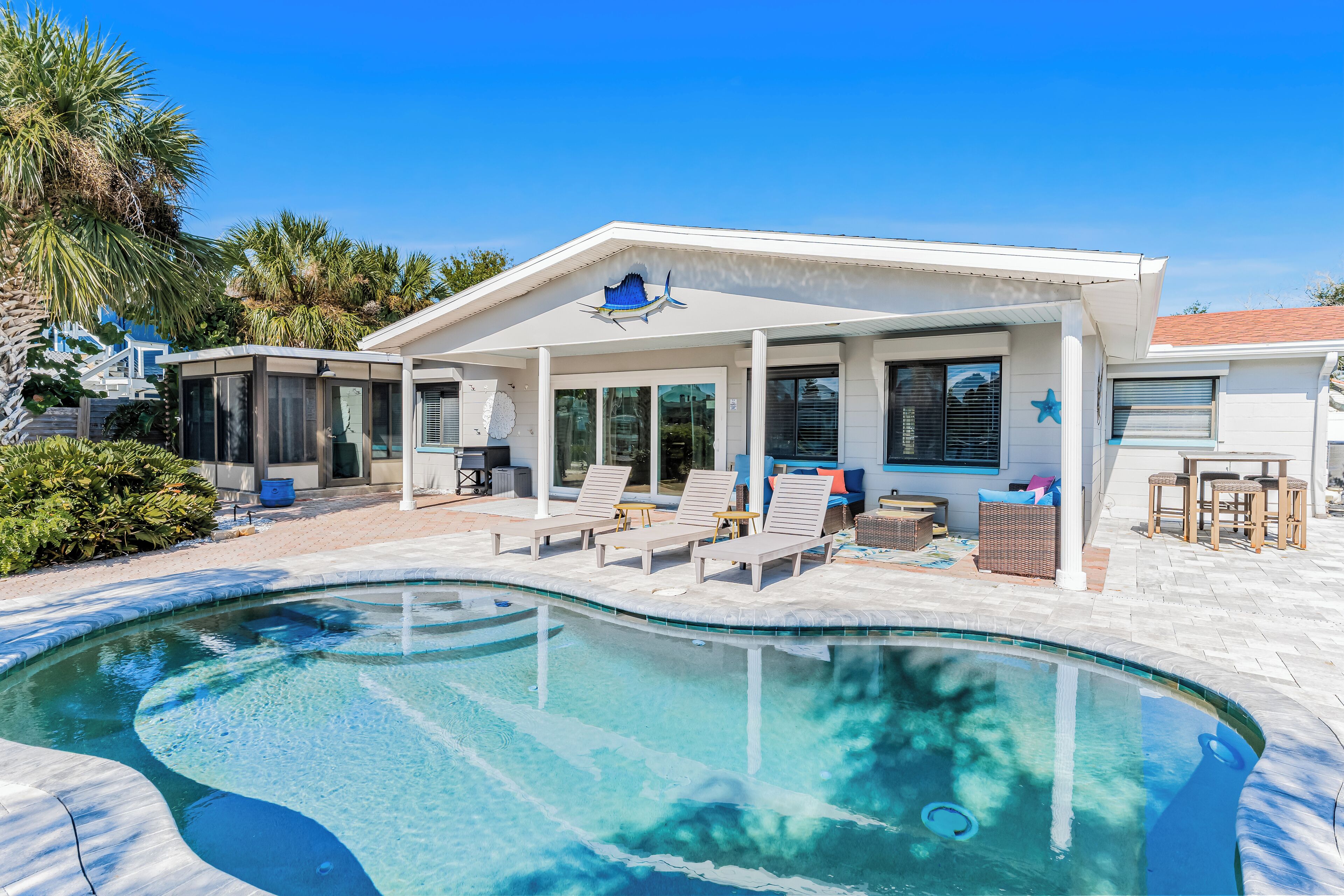 Een verwarmd zwembad