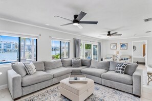 Fernseher, Tischfußball