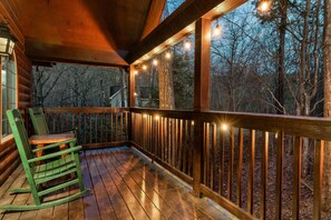 Terrace/patio - Pet friendly! Pools, hot tub, 70 inch TV, Arcade (Gatlinburg)