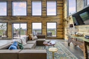 Smart-TV, Kamin, Tischfußball