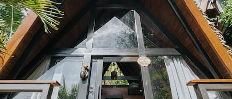 Bungalow Bohemia Bahia | Caja de seguridad en la habitación y decoración personalizada