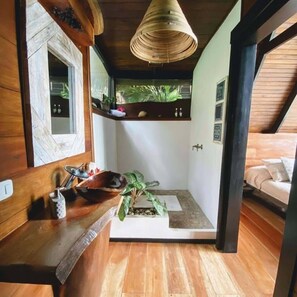 Bungalow Bohemia Maya | Baño | Regadera, regadera tipo lluvia, amenidades de baño gratuitas