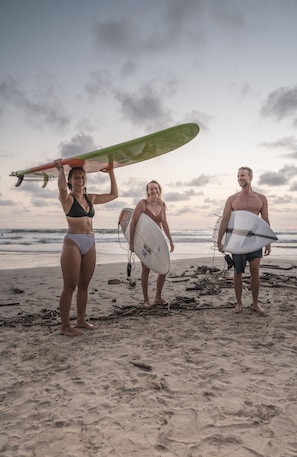 Surfing/boogie boarding