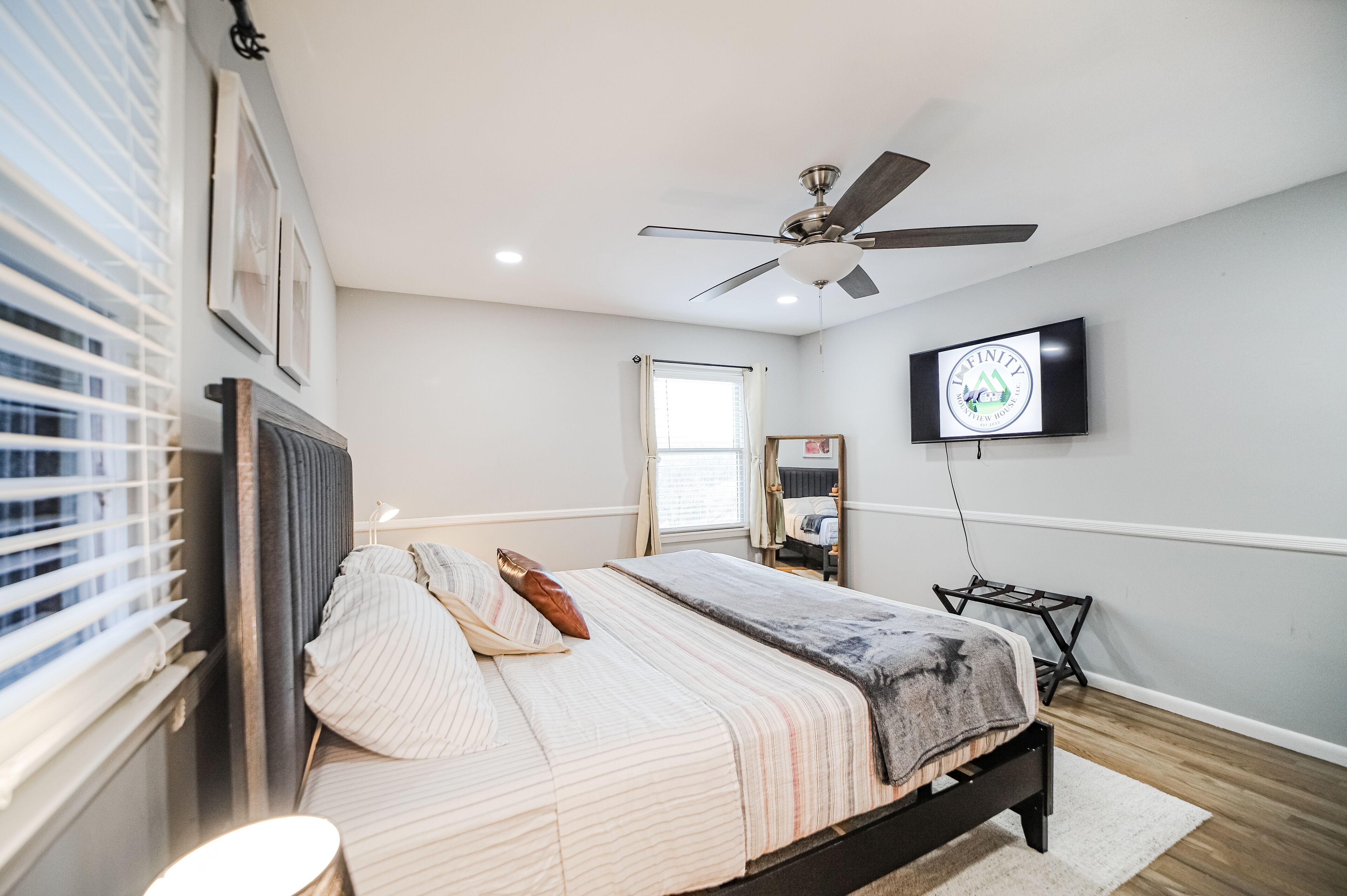 4 عدّة غرف نوم وأغطية فراش متميزة وألحفة محشوة بالريش