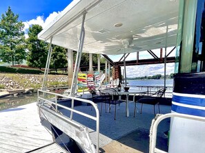 Outdoor dining - Dockside Retreat Aboard Savannah Rae (Augusta)
