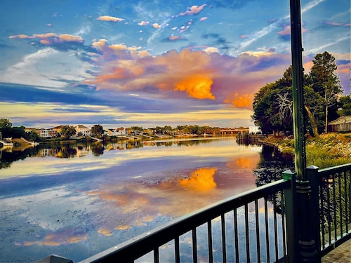Dockside Retreat Aboard Savannah Rae