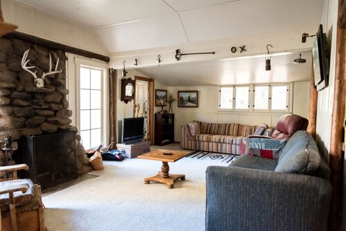 Historic Date Creek Ranch  -Horse stalls available-