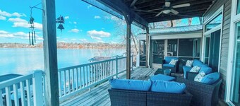 4-BR Lakefront Home with Amazing Views