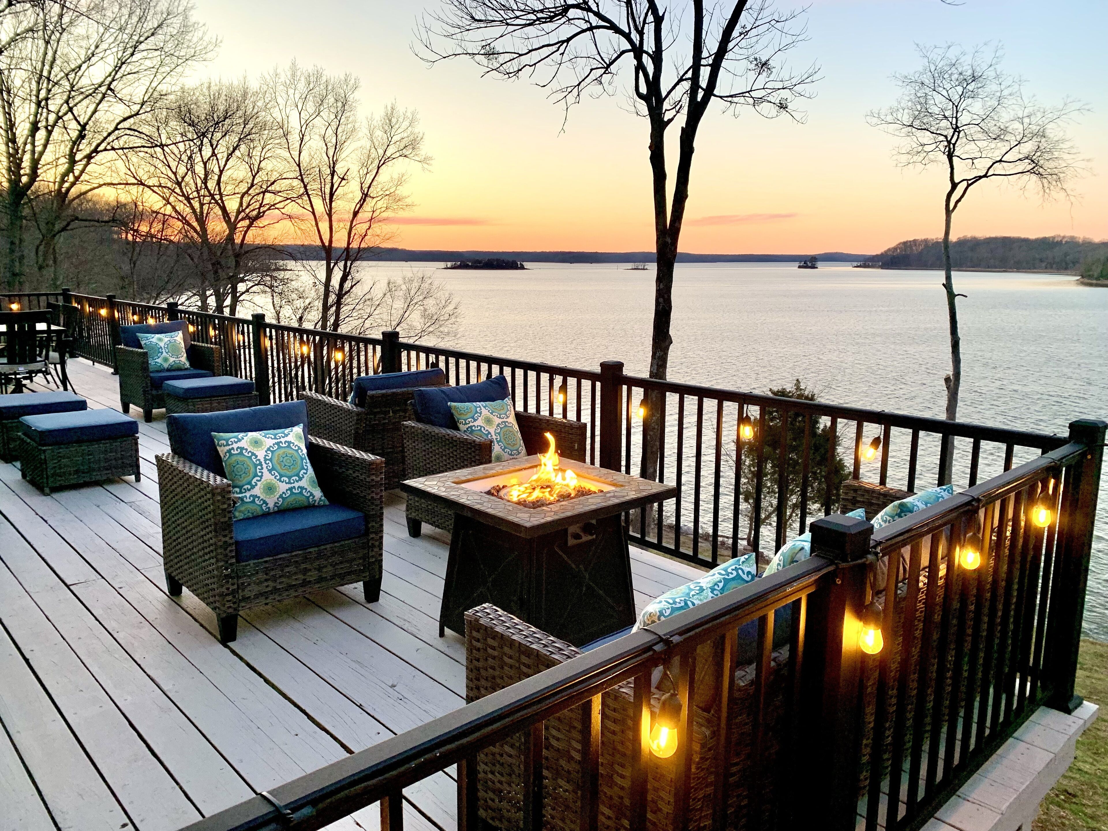 Lake Country - Waterfront With Style