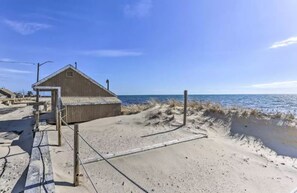 Beach nearby - Cozy Mid-Cape Studio Steps to the Beach & Pool (Dennis Port)