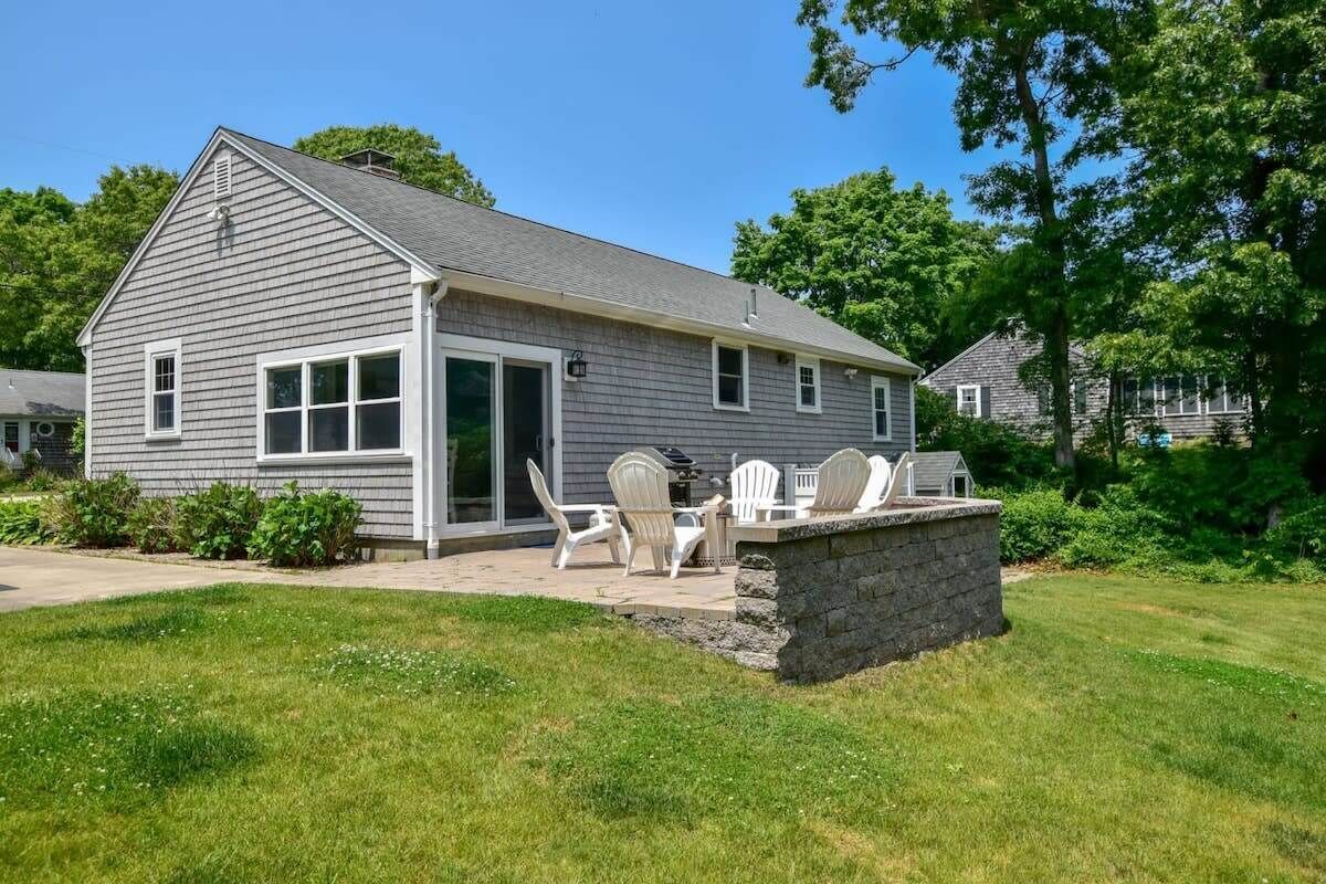 Spacious Yard Large Patio & Dogs Welcome!
