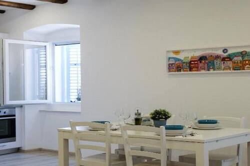 Appartement (Two Bedroom Apartment) | Salle Ă manger