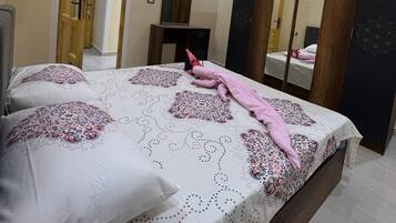 Apartment | 1 bedroom, iron/ironing board, free WiFi, bed sheets