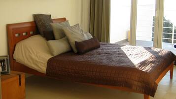 Villa, Multiple Beds | 4 bedrooms, iron/ironing board, free WiFi, bed sheets