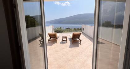 Remarkable 4-bed Villa in Denovici