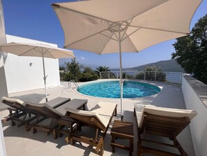 Pool - Remarkable 4-bed Villa in Denovici (Denovici)