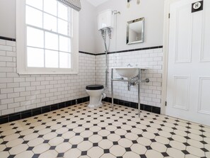 Cottage | Bathroom | Shower - Crud Yr Awel (Canterbury)