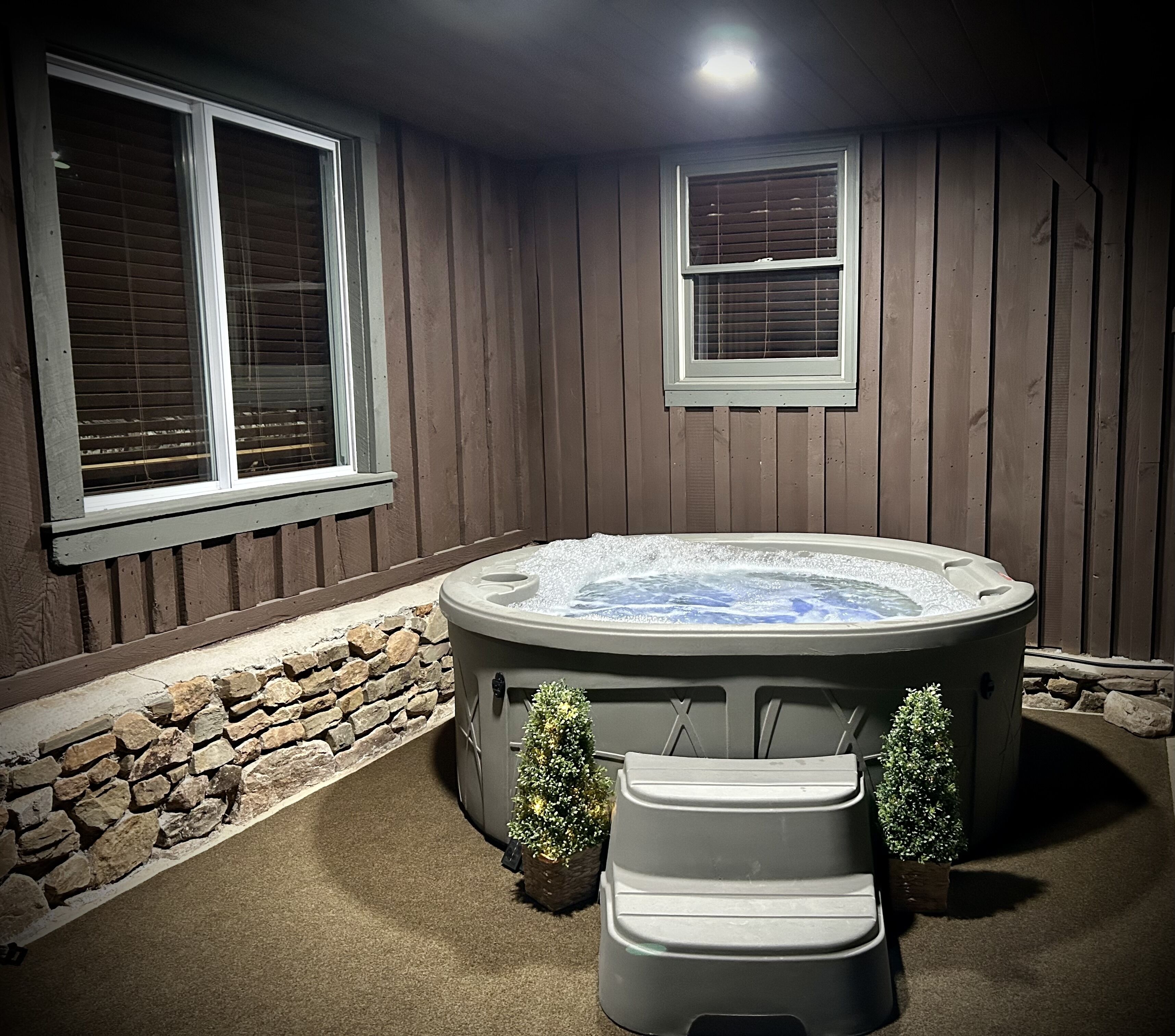 Indoor spa tub