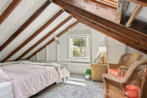 2 bedrooms, iron/ironing board, travel cot, WiFi